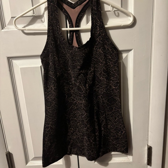 Lululemon racerback lacescape Spanish rose black tank top - Picture 3 of 8
